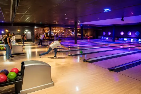 Plaza Bowl – bowling et laser game