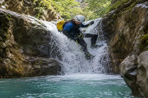 Sorties canyoning avec un guide diplômé à Montmaur