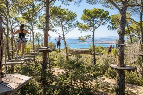 Leucate Aventures — parcours acrobatique