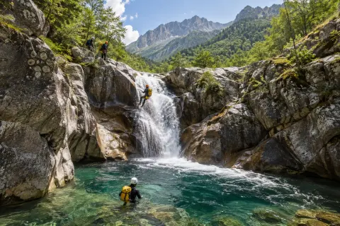 Du Canyoning avec Adret Canyon : 100% sensations, 100% nature sauvage !