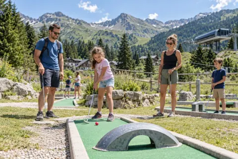 Mini Golf – Guzet Express