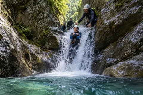 Sortie canyoning ou spéléologie avec Gouffres, Canyons, et Compagnie